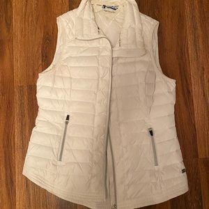 White tommy hilfiger vest